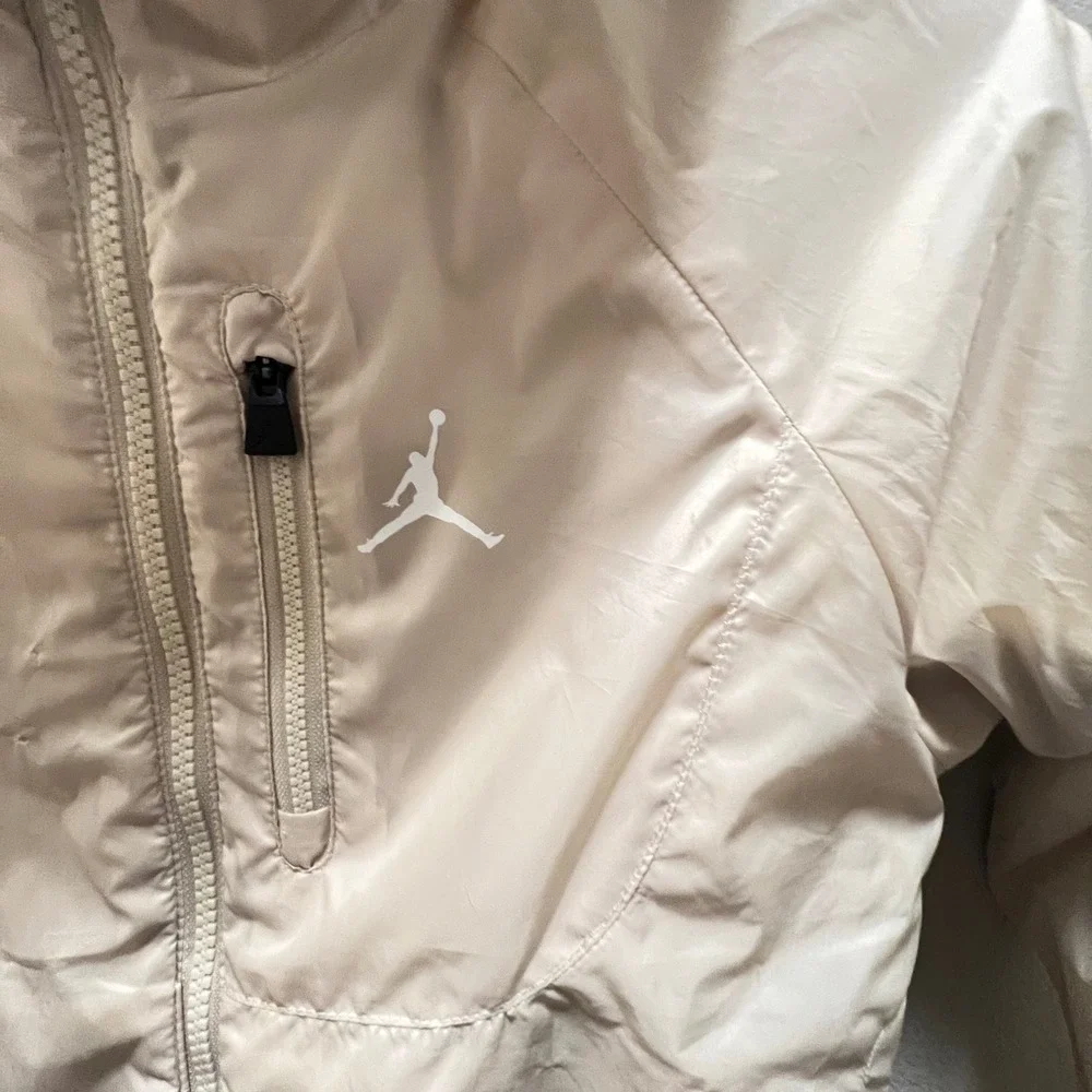 Jordan Kids Beige Full Zip‎ Hooded Fleece Lined Puffer Jacket Size S 8-10Y